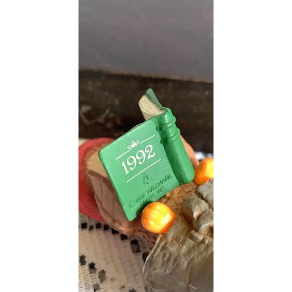 Hallmark 1992 Owliver Owl Christmas Ornament Book & Bunny Hand-Painted Resin Fig - Picture 4 of 6